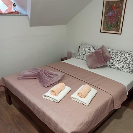 Apartmani Leptir Rakovica Kültér fotó