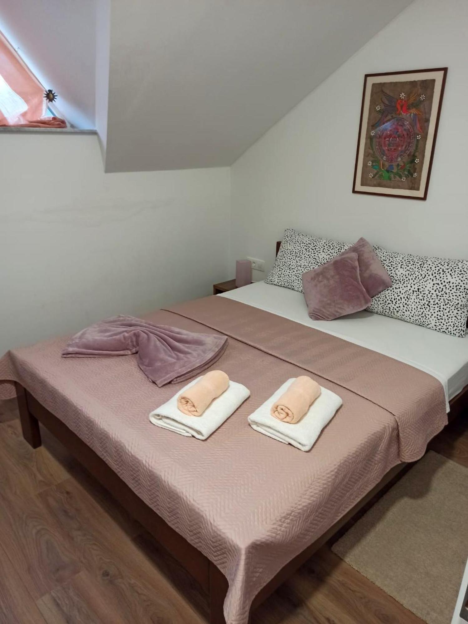 Apartmani Leptir Rakovica Kültér fotó