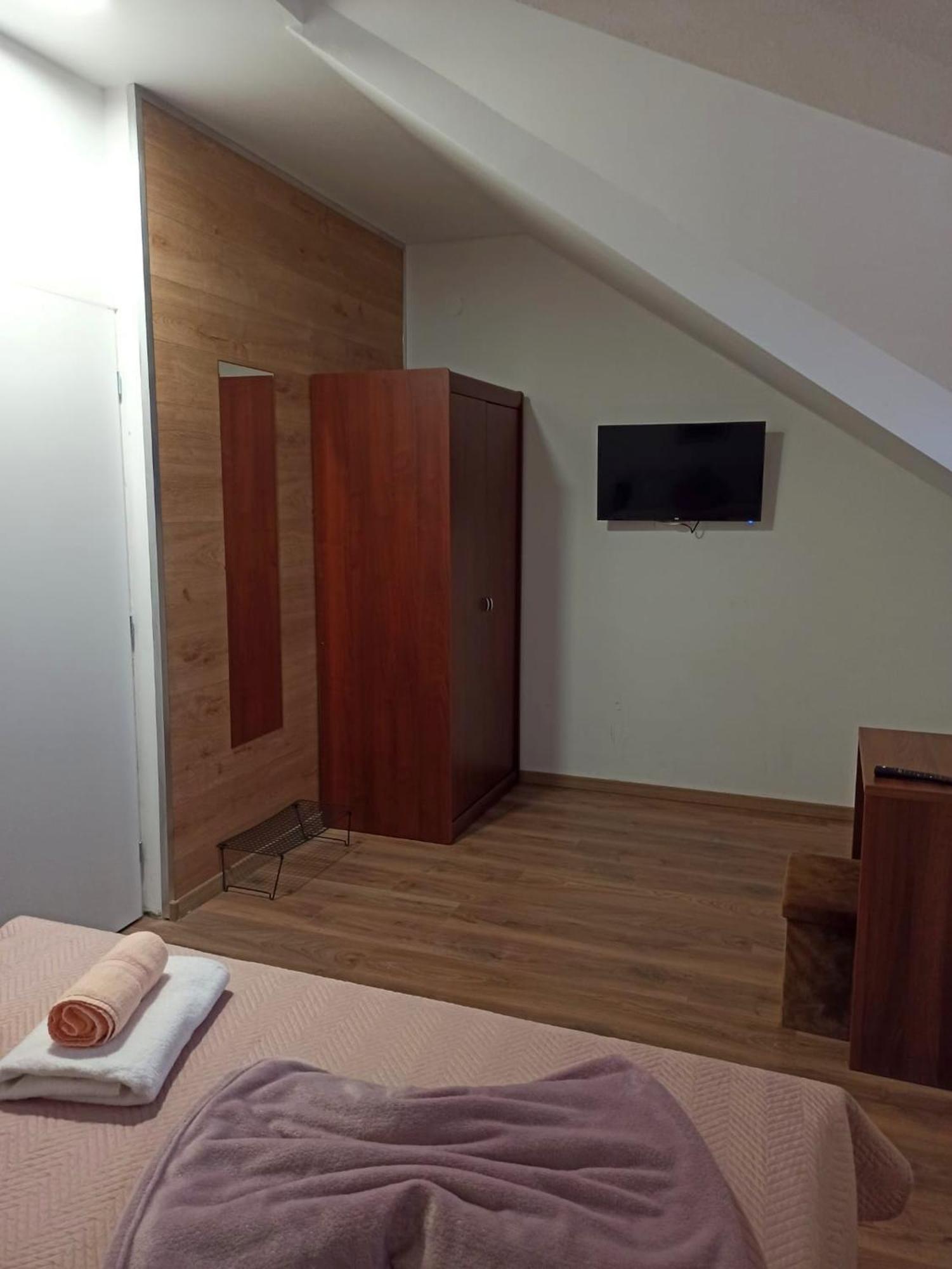 Apartmani Leptir Rakovica Kültér fotó